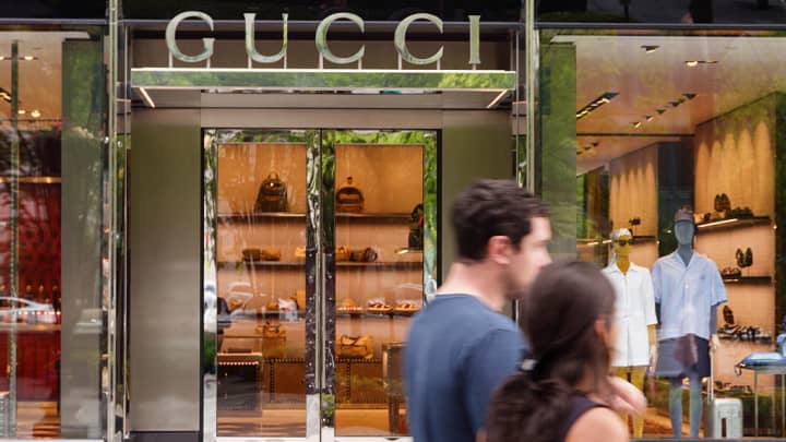 A logo da Gucci é exibida em sua loja em 30 de maio de 2025 em Washington, DC. (Foto: Kevin Carter | Getty Images News | Getty Images)