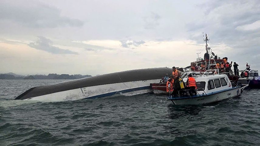 Naufrágio de barco turístico no Vietnã deixa ao menos 18 mortos e dezenas de desaparecidos (Foto: Vietnam News Agency/AFP)