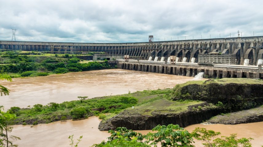 Itaipu: hidrelétrica pode ter expansão para gerar mais energia (Foto: diegograndi/envato)
