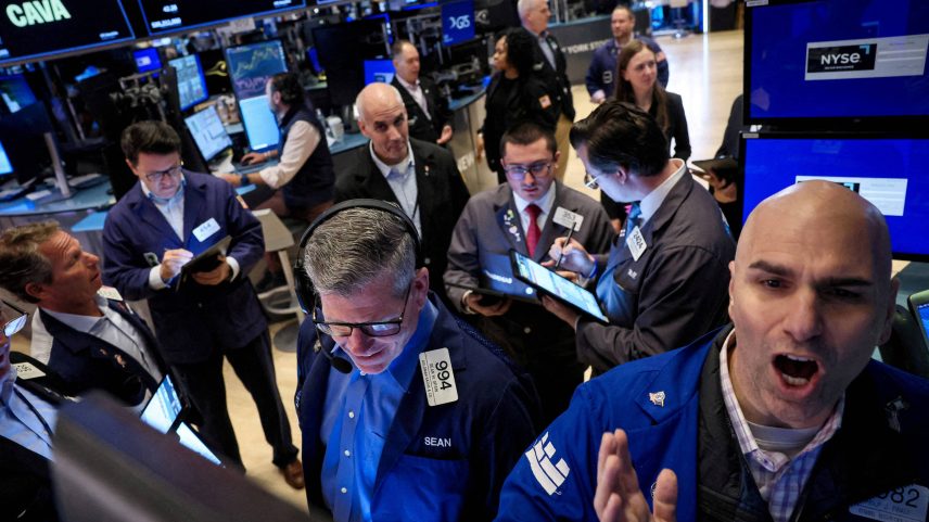 Operadores de mercado na New York Stock Exchange (NYSE) (Foto: Brendan McDermid/Reuters)