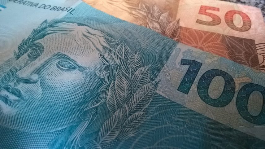 O IOF incide sobre transações financeiras como crédito, câmbio e compras internacionais, e foi alvo de disputa entre governo e Congresso em 2025 (Foto: Pixabay)