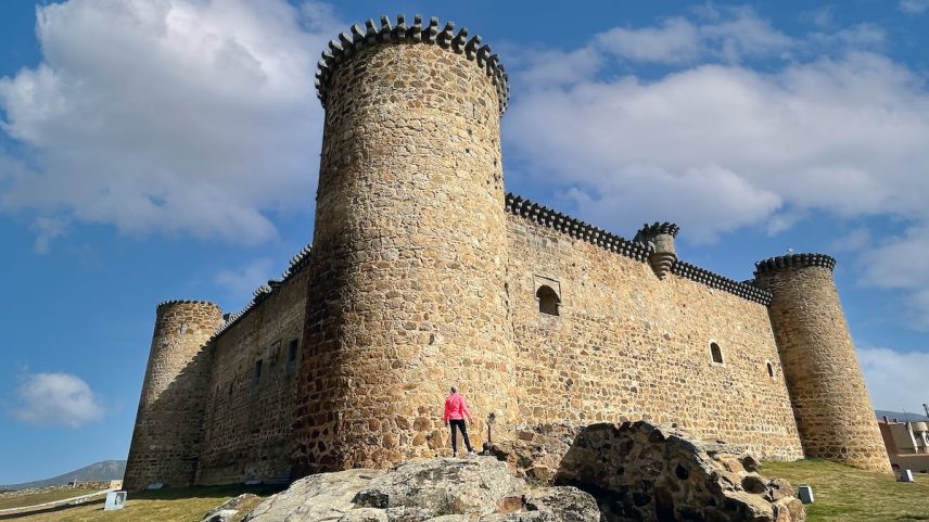 O castelo de Valdecorneja, em El Barco de Ávila, no Vale do Corneja. (Foto: Reprodução)