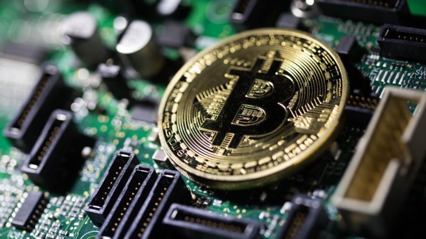 Mineração de bitcoin: minerador ganhou milhões após concluir processo sozinho (Foto: Bloomberg/Getty Images)