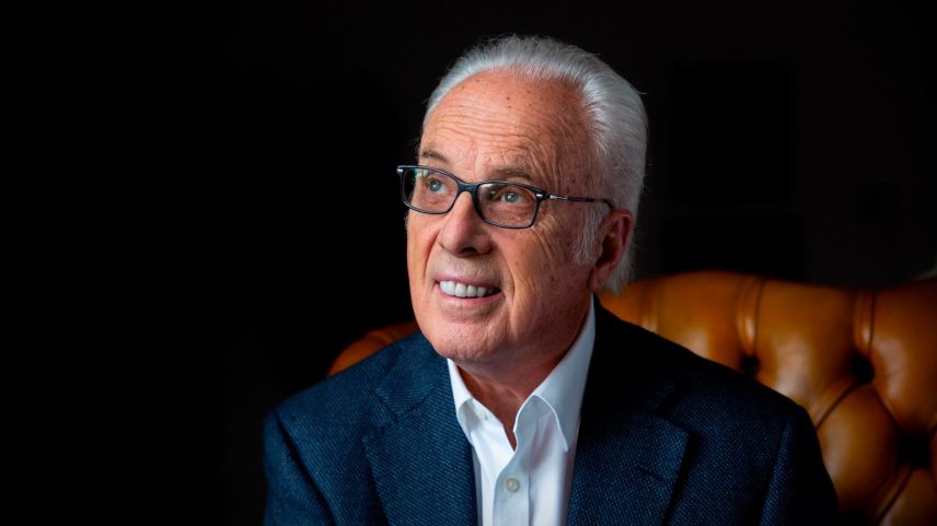 O pastor John MacArthur morreu na Califórnia, aos 86 anos. (Foto: Grace Community Church/Facebook)