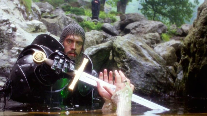 Nigel Terry em uma imagem da película 'Excalibur' (1981), de John Boorman. (Foto: Reprodução)
