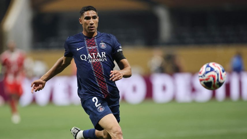 Hakimi tenta, junto do PSG, conquistar o quinto título entre cinco possíveis na temporada. (Foto: Alex Grimm/AFP)