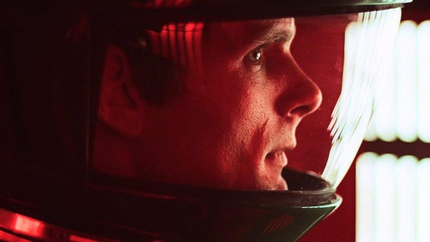 O astronauta David Bowman (Keir Dullea) trata de desconectar o robô inteligente HAL 9000 em '2001: Odiseia no Espaço'. (Foto: IMDB)
