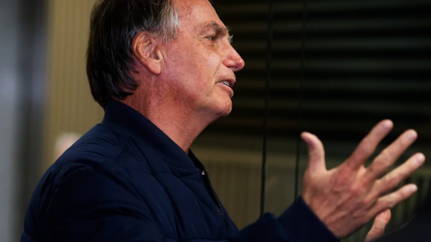 O ex-presidente Jair Bolsonaro (PL) disse que 'pintou um clima' com adolescentes venezuelanas de 14 a 15 anos (Foto: Wilton Junior/Estadão)