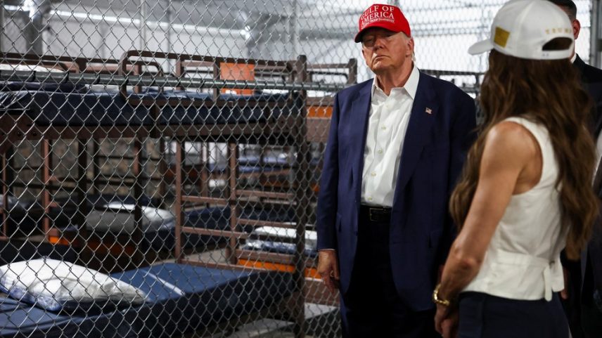 Trump visita 'Alcatraz dos jacarés', novo centro de detenção de imigrantes na Flórida, em 1º de julho de 2025. (Foto: REUTERS/Evelyn Hockstein)