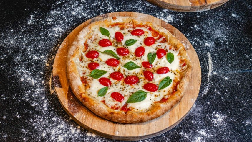 Pizza napolitana margherita — Foto: Divulgação