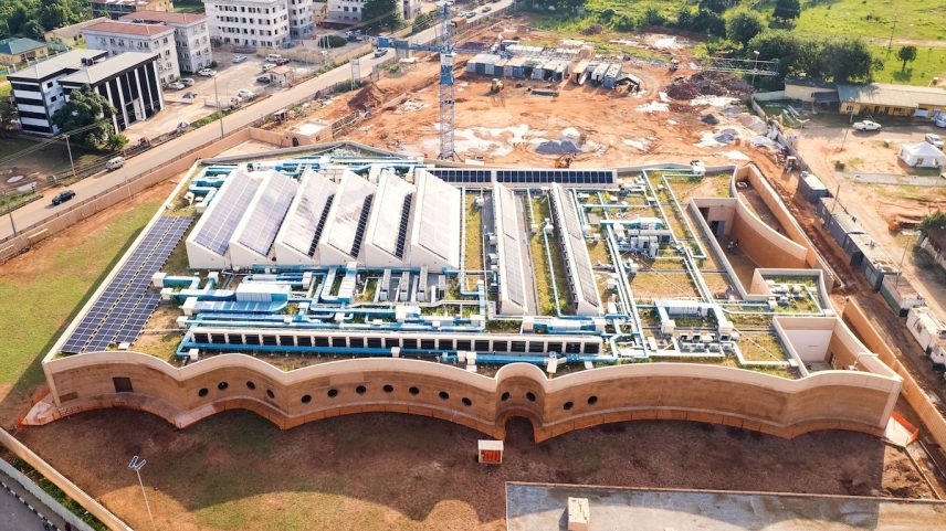 Vista aérea do novo Museu de Arte da África Ocidental em Benin City, Nigéria. (Foto: Tolulope Sanus/Courtesy MOWAA)