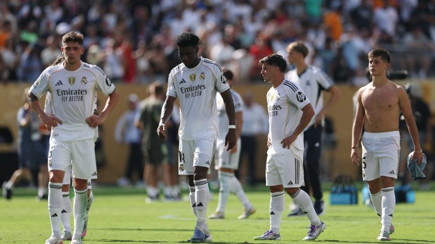 Os jogadores do Real Madrid após a derrota para o PSG. (Foto: Amanda Perobelli/REUTERS)