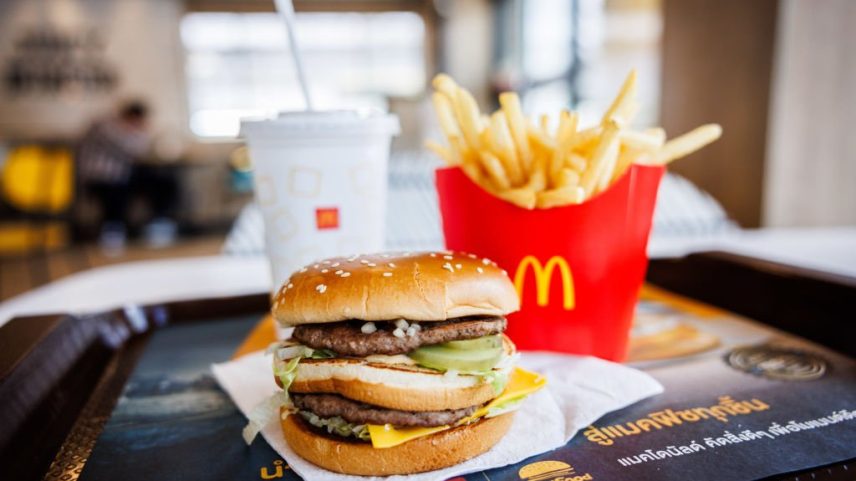 O valor do Big Mac pode indicar como as moedas dos países estão se comportando (Foto: Lauren DeCicca / Correspondente autônomo/Getty Images)