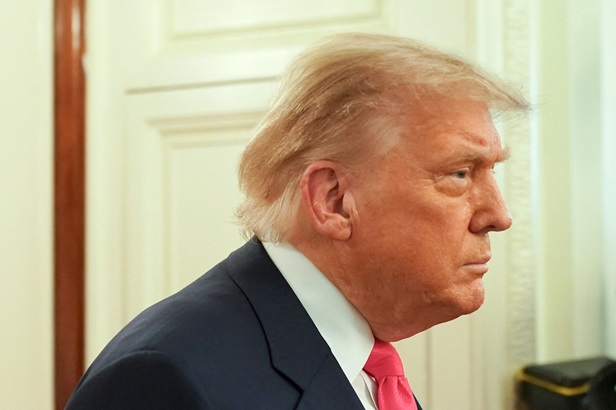 Presidente dos EUA, Donald Trump, na Casa Branca, Washington, DC, 26 de junho de 2025. (Foto: REUTERS/Nathan Howard)