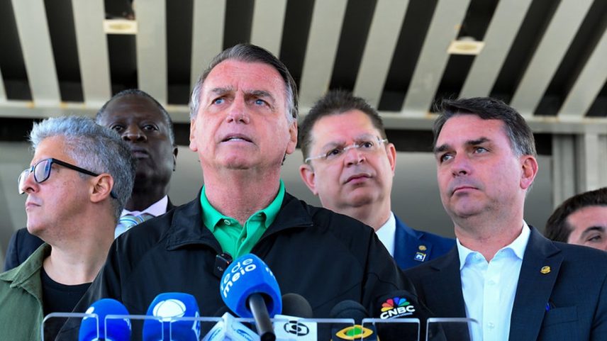 O ex-presidente Jair Bolsonaro, em entrevista após visita ao Senado (Foto: Edilson Rodrigues/Agência Senado/17-07-2025)