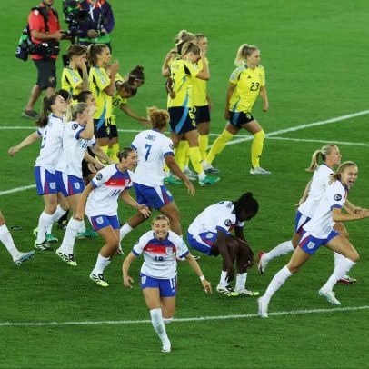 Inglaterra supera Suécia em partida épica com reviravoltas emocionantes