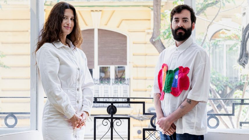 Rocío Moya e Isaac Guijarro, em seu escritório em Valência. (Foto: Raúl Belinchón)