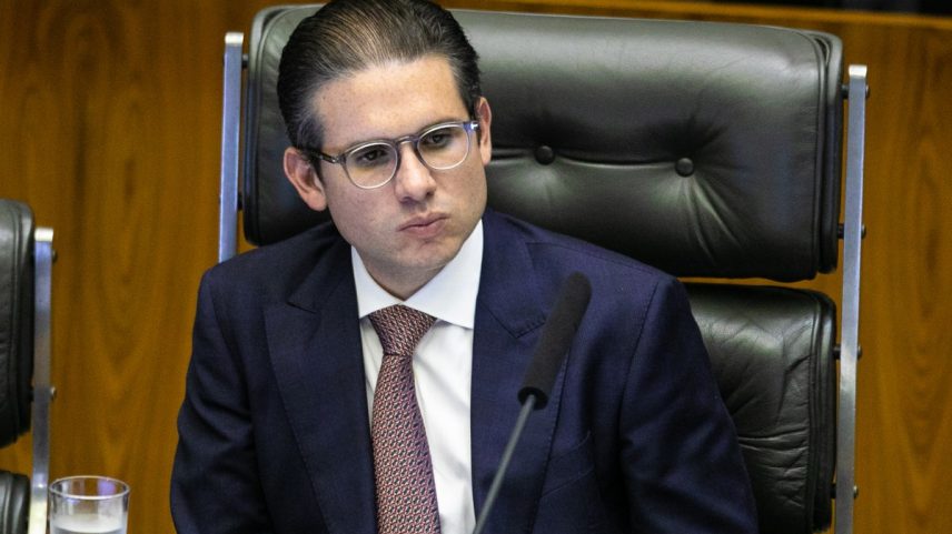 Entidades encaminharam o texto apontando os riscos das novas regras propostas pelo PL 2159/2021 ao presidente da Câmara, Hugo Motta, nesta terça-feira (Foto: Brenno Carvalho / Agência O Globo)