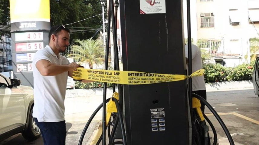 Posto na Rua São Francisco Xavier, na Tijuca, permanece fechado desde terça-feira (23) após operação da Seas e da ANP — Foto: Divulgação/Seas