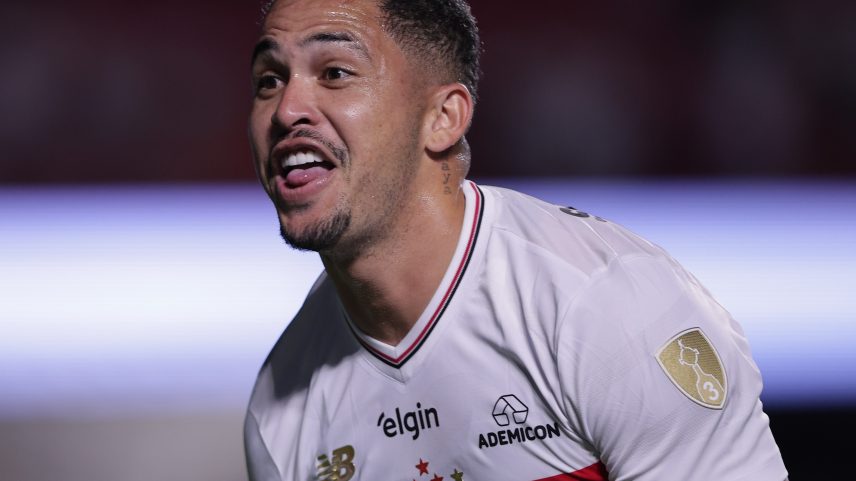 Luciano comemora gol durante São Paulo x Talleres, jogo da Libertadores (Foto: Ettore Chiereguini/AGIF)