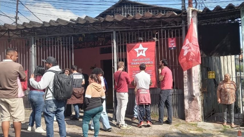 Filiados do PT votam no Rio Pequeno, zona oeste de São Paulo (Foto: Mateus Araújo/UOL)