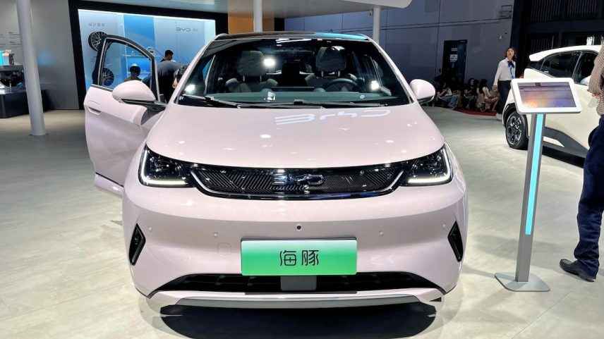 Em 23 de maio, a BYD causou um choque quando reduziu o custo de 22 modelos elétricos e híbridos (Foto: Diogo de Oliveira/Estadão)