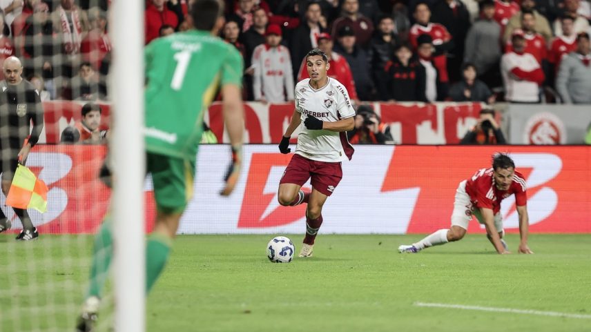 Kevin Serna teve atuação de gala na vitória do Fluminense sobre Internacional (Foto: LUCAS MERÇON / FLUMINENSE F.C.)