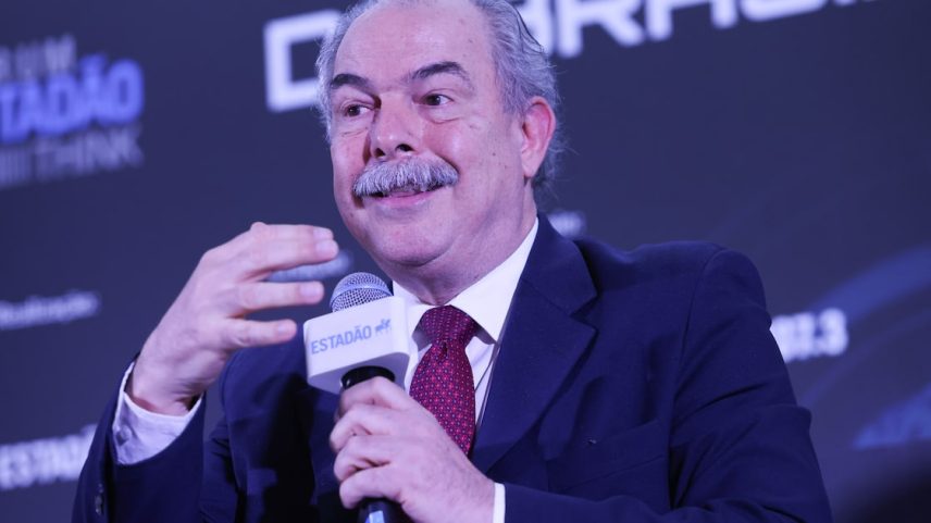 Não podemos encarecer as debêntures, afirmou Mercadante (Foto: Werther Santana/Estadão)