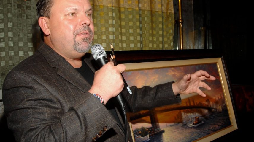 Artista Thomas Kinkade fala sobre sua arte na recepção VIP da Coalizão Nacional de Organizações Étnicas no Niche Lounge em 9 de novembro de 2006, na cidade de Nova York. (Foto: Brad Barket/Getty Images)
