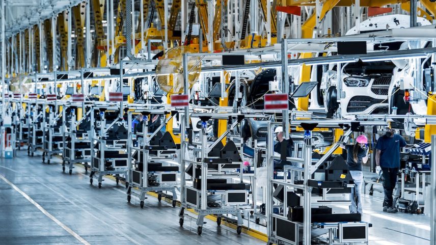 Impulsionadas por preocupações com seus resultados financeiros e desvantagens competitivas, as empresas europeias têm exercido cada vez mais pressão por acordos (Foto: Mercedes-Benz AG – Communications & Marketing)