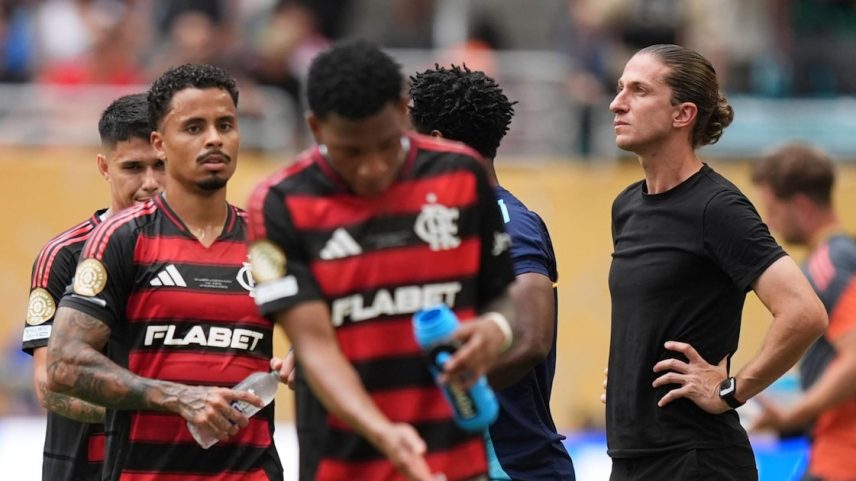 Filipe Luis elogiou desempenho do Flamengo diante do Bayern apesar de derrota por 4 a 2. (Foto: Rebecca Blackwell/AP)