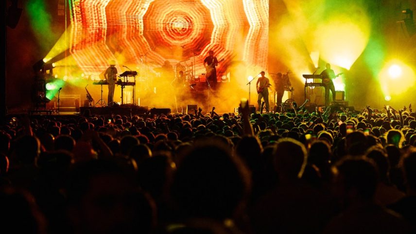 Dentro da turnê da orquestra do King Gizzard & The Lizard Wizard, festival Field of Vision e mais. (Foto: Reprodução)