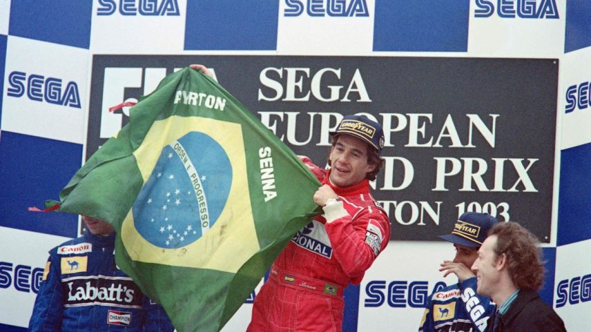 Três vezes campeão e um dos maiores pilotos da história da Fórmula 1, Ayrton Senna foi o grande responsável por fomentar o interesse do público brasileiro na modalidade (Foto: Pascal PAVANI / AFP)