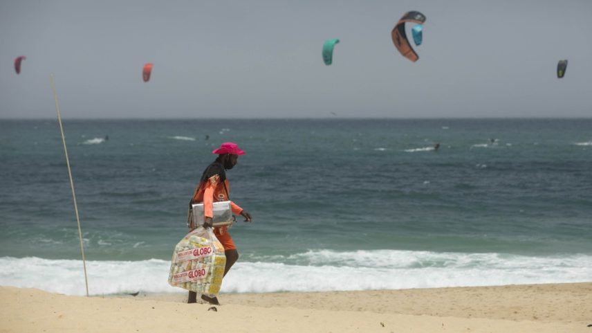 Tempo no Rio será de calor e vento forte a partir da tarde (Foto: Ana Branco / Agência O Globo / Arquivo)