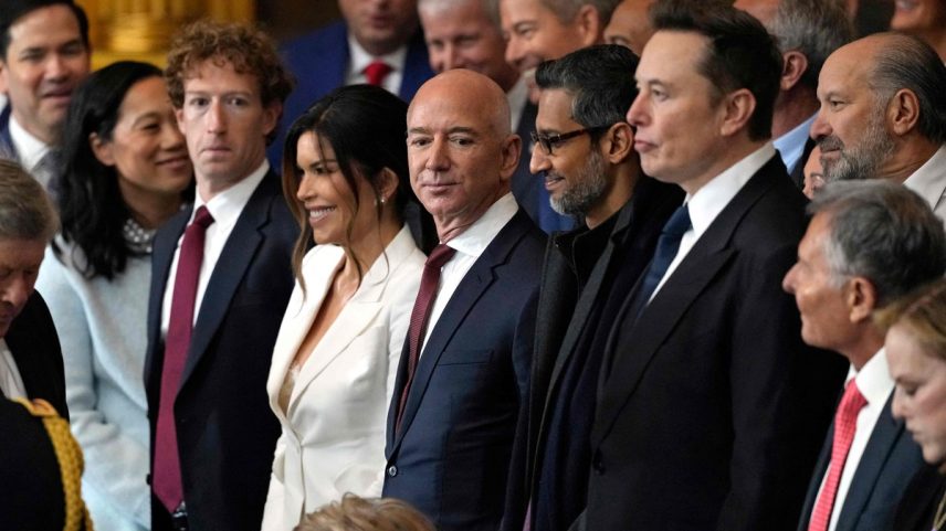 Bilionários do setor de tecnologia acompanham a posse de Donald Trump, no Capitólio (Foto: Julia Demaree Nikhinson / POOL / AFP)