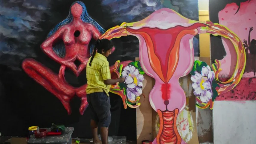 Períodos há muito são um tabu na Índia, onde meninas e mulheres menstruadas são consideradas impuras - Foto: Getty Images