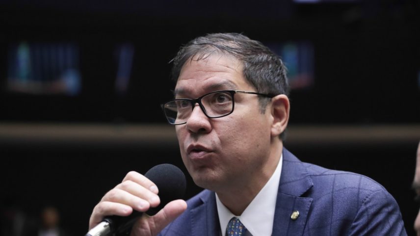 Líder do PL na Câmara, Altineu Côrtes: sem problema em estar ao lado do PT na sucessão de Arthur Lira (Foto: Zeca Ribeiro/Câmara dos Deputados)