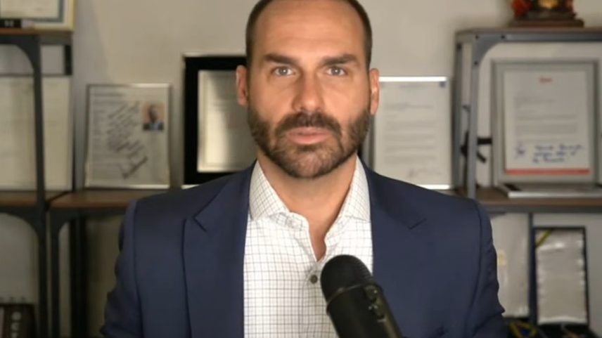 Eduardo Bolsonaro em entrevista ao programa Oeste com Elas nesta sexta-feira (Foto: Reprodução/Redes sociais)