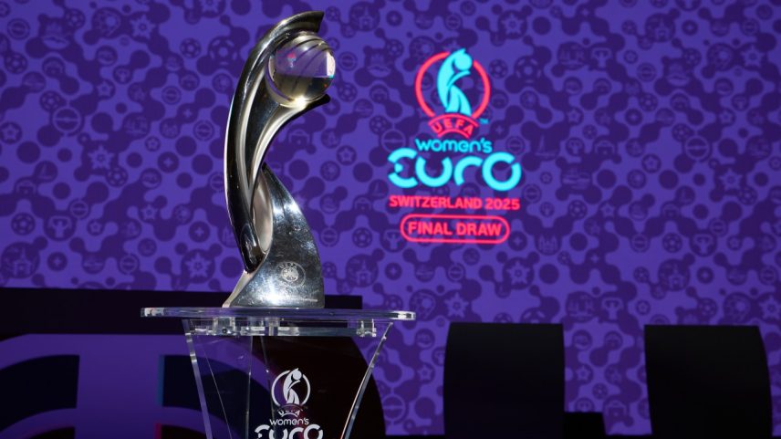 Troféu da Eurocopa Feminina 2025 (Foto: Francesco Scaccianoce - UEFA/UEFA/Getty Images)