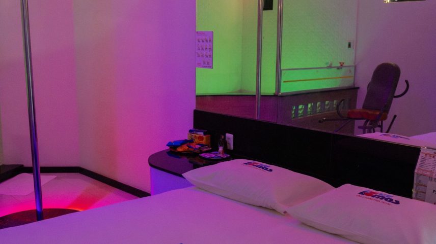 Um quarto no motel Love Lomas, atualmente em reforma, na cidade de Belém, Brasil, 24 de junho de 2025. (Foto: María Magdalena Arréllaga/The New York Times)