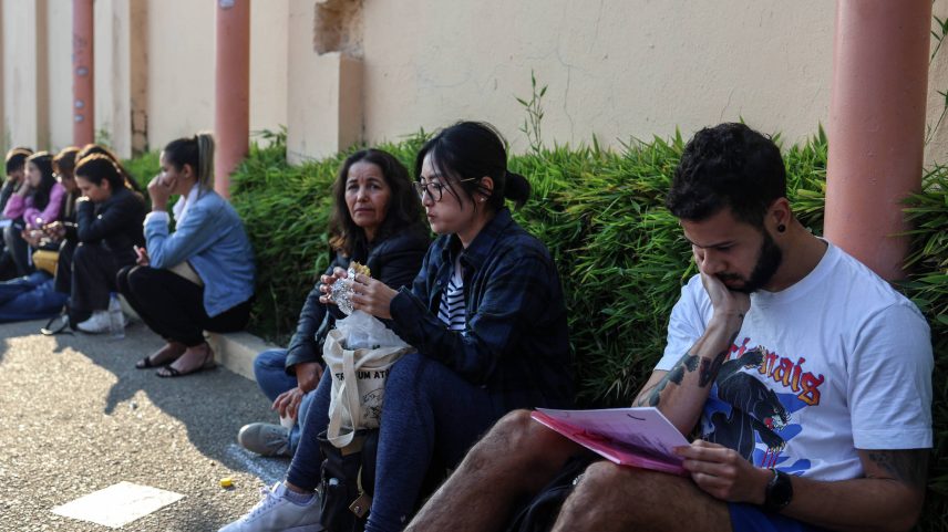 Movimentação de concurseiros na primeira edição do CNU, o Enem dos Concursos (Foto: Felipe Iruatã - 18.ago.24/Folhapress)