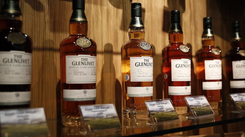 O uísque single malt escocês The Glenlivet é uma das apostas de marca da Pernod Ricard para crescer no Brasil (Foto: Simon Dawson/Bloomberg)
