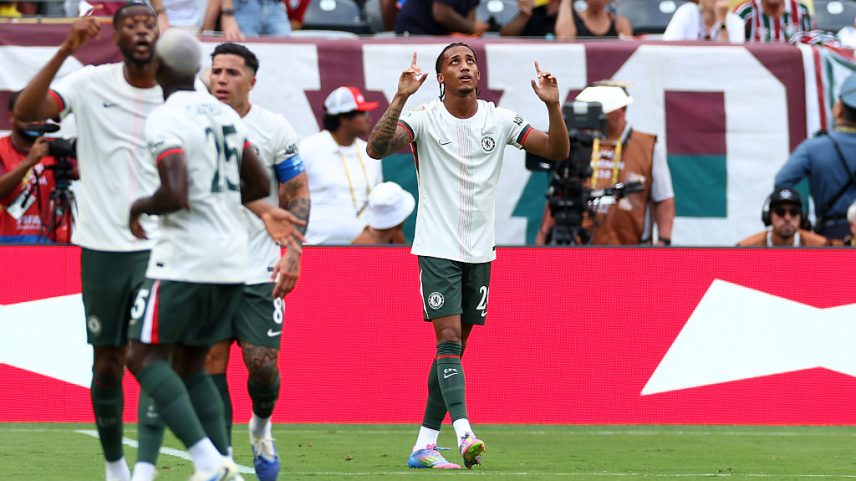 Joao Pedro do Chelsea celebra ao marcar um gol para fazer o placar 0-1 durante a semifinal da Copa do Mundo de Clubes da FIFA 2025 entre Fluminense FC e Chelsea FC no MetLife Stadium em 8 de julho de 2025, em East Rutherford, Estados Unidos. (Foto: Chris Brunskill/Fantasista/Getty Images)