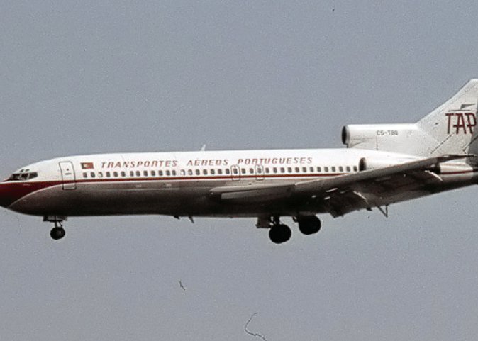 Aeronave Boeing 727 da companhia TAP; avião do modelo foi sequestrado na década de 1980 (Foto: Wikimedia Commons)
