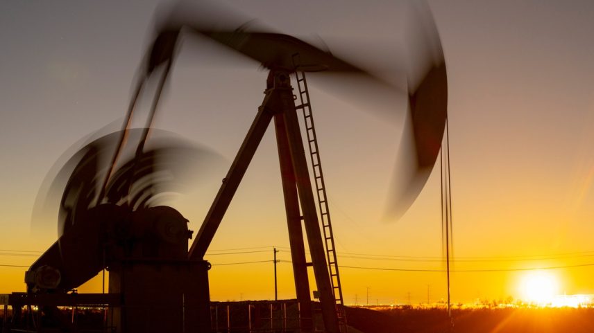 Preço do petróleo avança após acordo entre UE e EUA sobre tarifas (Foto: Bloomberg)