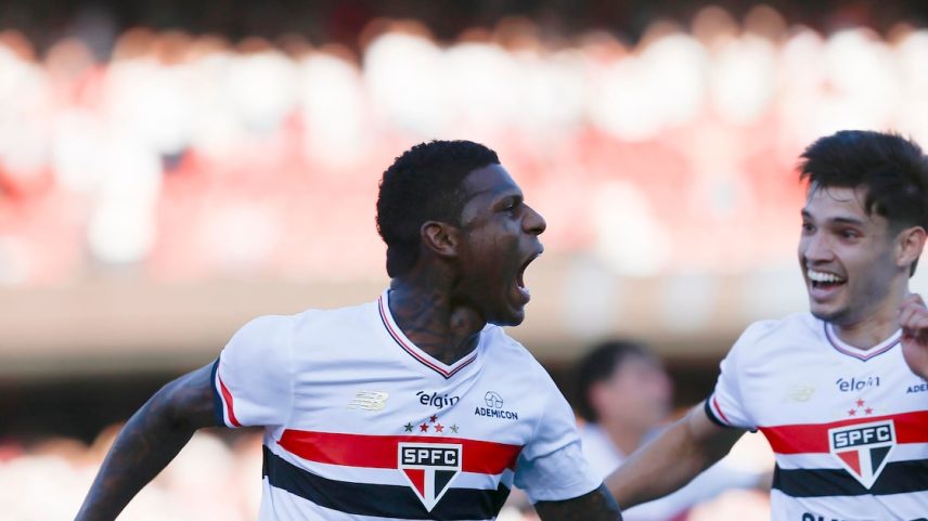 Arboleda comemora gol do São Paulo sobre o Fluminense. (Foto: Rubens Chiri / São Paulo FC)