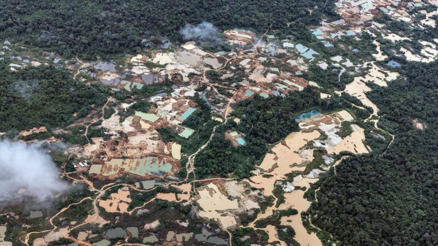 Mineração ilegal na Terra Indígena Kayapó na Amazônia (Foto: Marizilda Cruppe/Greenpeace)