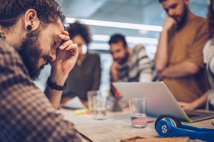 Entenda o que é a prática do marketing de emboscada e como evitá-la (Foto: skynesher/Getty Images)