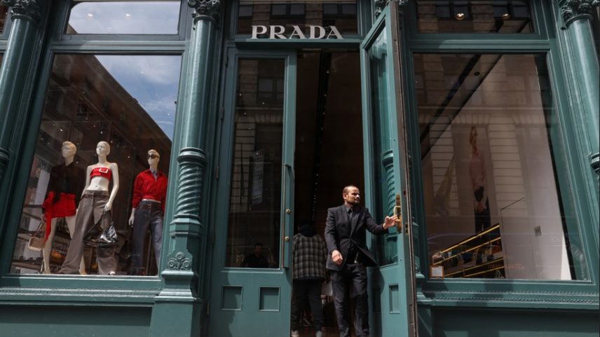 Fachada de loja da Prada (Foto: REUTERS/Kylie Cooper)