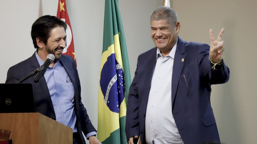 Prefeito Ricardo Nunes (à esquerda), com o presidente da Câmara Municipal, Milton Leite (Foto: André Bueno/Rede Câmara)
